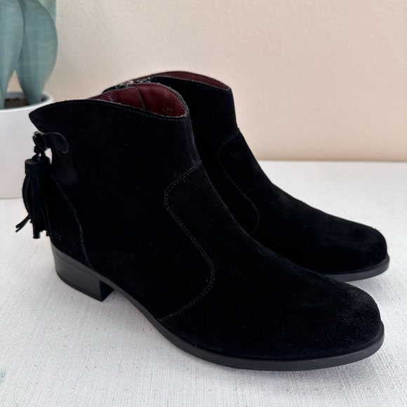boc Shoes - B.O.C. Black Suede Tassel Zip Ankle Booties Women’s 8M